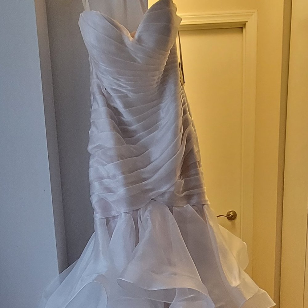 Wedding/Prom Dress - Picture 3 of 8
